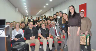 Duayen Savaş Muhabiri Coşkun Aral Egeli gençlerle buluştu