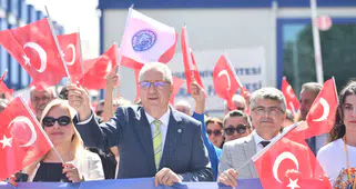 Ege Üniversitesinde bahar şenliği ateşi yakıldı