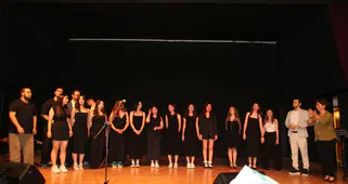 EÜ Yabancı Dil Yüksekokulu öğrencilerinden İngilizce konser performansı