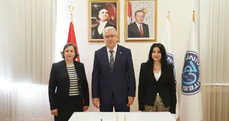 EÜ’nün “Jinekolojik ve Obstetrik Muayene Giysisi” buluşu “Faydalı Model” olarak tescillendi