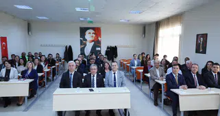 DEÜ’DE YENİLENEBİLİR ENERJİ ÇALIŞTAYI: ÜNİVERSİTE VE SEKTÖR BULUŞTU