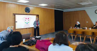 Egeli bilim ekibi Kemalpaşa’da anne ve çocuk sağlığı eğitimi verdi
