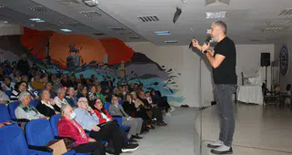 Ege 3. Yaş Üniversitesinde Yapay Zekâ ve İnsan İlişkisine dikkat çekildi