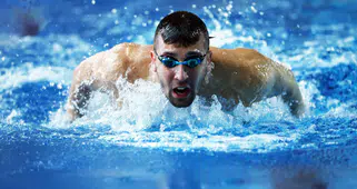 DEÜ Kapılarını Millî Yüzücü Emre Sakçı’ya Açtı