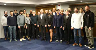 “İzmir, Bölgenin Yaratıcı Merkezi Olabilir”