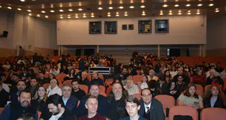 Ege Üniversitesinde “Firavunla Yüzyüze”  oyunu sahnelendi