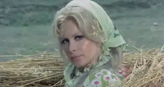 Filiz Akın’ın Hayatı, Filmleri, Eşi, Çocuğu ve Sanat Kariyeri: Yeşilçam’ın Dört Yapraklı Yoncası Arasındaki Yeri