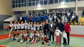 Çiğli Belediyesi’nin Voleybol Takımları Ligde Zirvede