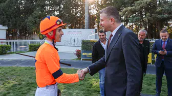 Buca Belediye Başkanlığı Koşusu’nu Önderbeyim kazandı