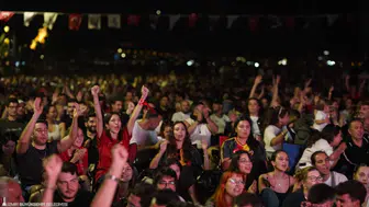 İzmir'de dünya kupası heyecanı dev ekranlarda yaşanacak