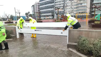 Fırtına duvarı Kordon’da taşkını önledi