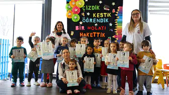 Atatürk’ün İsmi De Resmi De Yüreklerde: Efes Selçuk’tan Örnek Uygulama