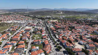 Çeşme’nin yolları yaza hazırlanıyor