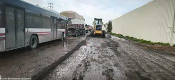 Büyükşehir, aşırı yağış sonrası kapanan yolları bir bir açıyor