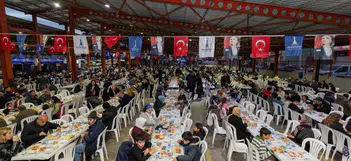 Bayraklı'da gönüller aynı sofrada