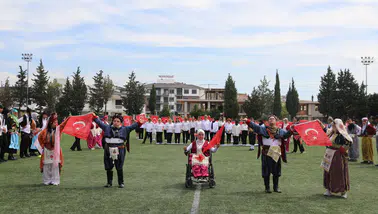 19 Mayıs Atatürk'ü anma ve Gençlik Spor Bayramı çoşkuyla kutlandı
