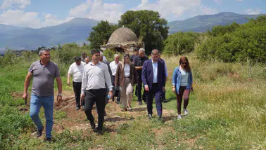 Başkan Tugay’dan yol ve asfalt sözü