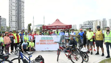 Çiğli’de İklim Mesajı: Bisiklet Turu ve Çevre Temizliği