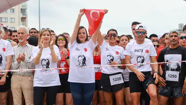 Karabağlar'da Ata’ya Saygı Koşusu Düzenlendi!