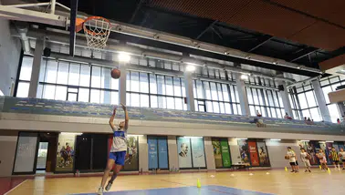 Konak’ın ücretsiz yaz spor okullarında kayıt dönemi başladı