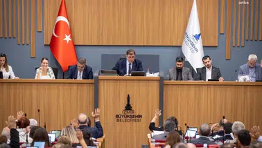 İzmir Büyükşehir Meclisi’nde WhatsApp krizi: Tugay’dan muhalif isimlere sert çıkış