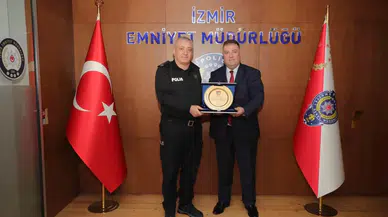 İzmir Taksici Esnafından Emniyete Teşekkür: Korsan Taşımacılıkla Mücadeleye Plaketli Destek
