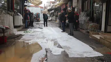 İzmir’de Sağanak Yağış Esnafı Vurdu