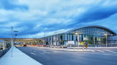 TAV Havalimanları İzmir Adnan Menderes’te Güneş Enerjisiyle Yıllık Enerjinin %25’ini Karşılayacak