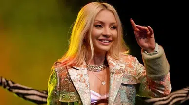 Popüler şarkıcı Ece Seçkin ameliyat geçirdi. Sağlık durumu nasıl?