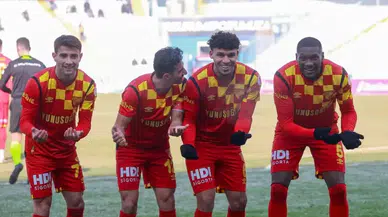 Göztepe Erzurum'da Ferdi Tayfur’la Zaferi Kutladı