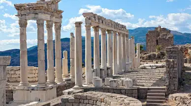 İzmir’de UNESCO Koruması Altındaki Yerler: Efes ve Bergama’nın Eşsiz Mirası