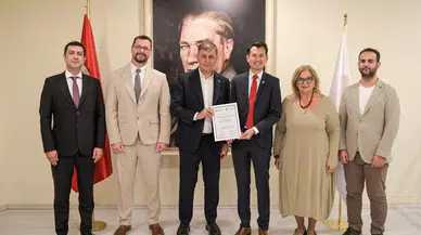 İzmir’in Yaşlı Dostu Şehir unvanı tescillendi