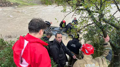 Foça’da yağış rekoru kırıldı, ekipler seferber oldu