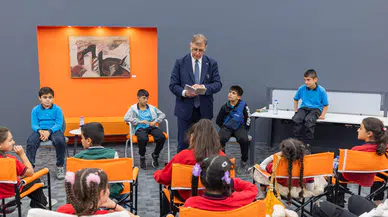 Başkan Tugay okudu, Kadifekaleli çocuklar dinledi