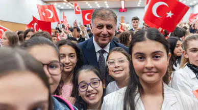 Başkan Tugay gençleri ve çocukları ağırladı