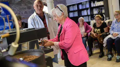 Torunlara kahve sözü: İleri yaş baristalar iş başında
