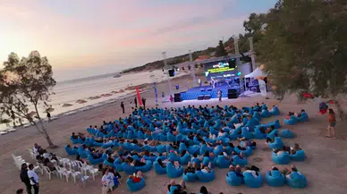 Gençler Büyükşehir’in Foça’daki kampında gönüllerince eğlendi