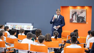 İzmirli çocuklar, Başkan Tugay’la okuma saatinde buluştu