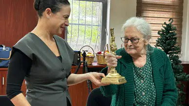 Efes Selçuk Belediyesi’nden Prof. Dr. İoanna Kuçuradi’ye Onur Ödülü