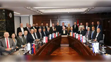 İzmir Kulüpleri Kent Ekonomisinde Lokomotif Rolü Oynayacak mı? İZVAK Toplantısında Tartışıldı