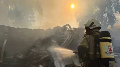 Bayraklı’daki yangın, itfaiyenin müdahalesiyle dakikalar içinde kontrol altına alındı