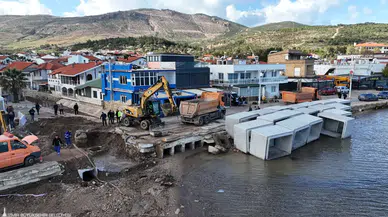 Foça'da dere yatağına yapılan kanal taşkını önledi