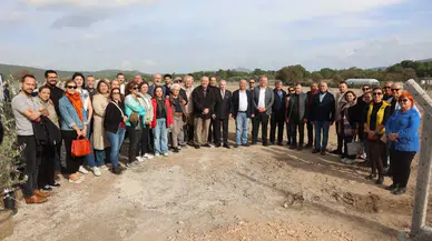 Atatürk’ün Vasiyeti Urla’da Hayata Geçti: Zeytin Koleksiyon Bahçesi’nde İlk Fidan Dikimi