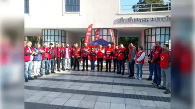 İzmir'de İşçiler Sosyal Hak Talepleri ile Üçüncü Gün Eylemde kaldı