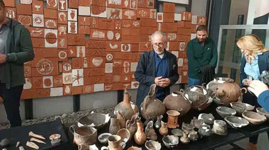 Yassıtepe ve Yeşilova'da tarihi buluntular sergileniyor, arkeolojik eserler büyük ilgi görüyor