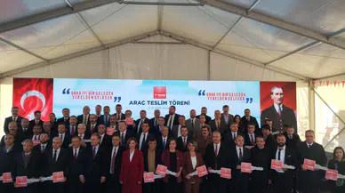 Karabağlar Belediyesi’ne Yeni İş Makinesi Desteği