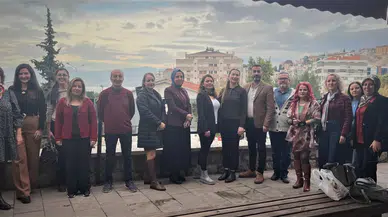 Edebiyat Akademisi İzmir'de Öğretmenlere Sanat ve Eğitim Atölyesi Düzenledi