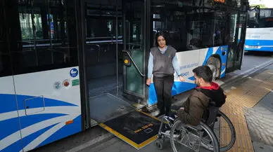 Başkan Tugay’ın Engelliler Günü’nde duyurduğu “Duraktayım” müjdesi hayata geçti