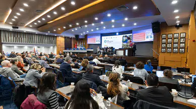 İzmir’de kooperatifçiliğe mercek tutuldu