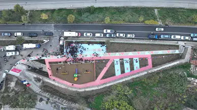 Park tamam sırada iki spor sahası var